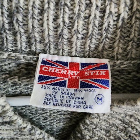Cherry Stix Ltd Pull on Sweater - Picture 2 of 3